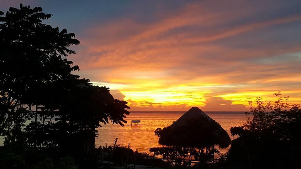 Birdland Beach Club Bolinao Exterior foto